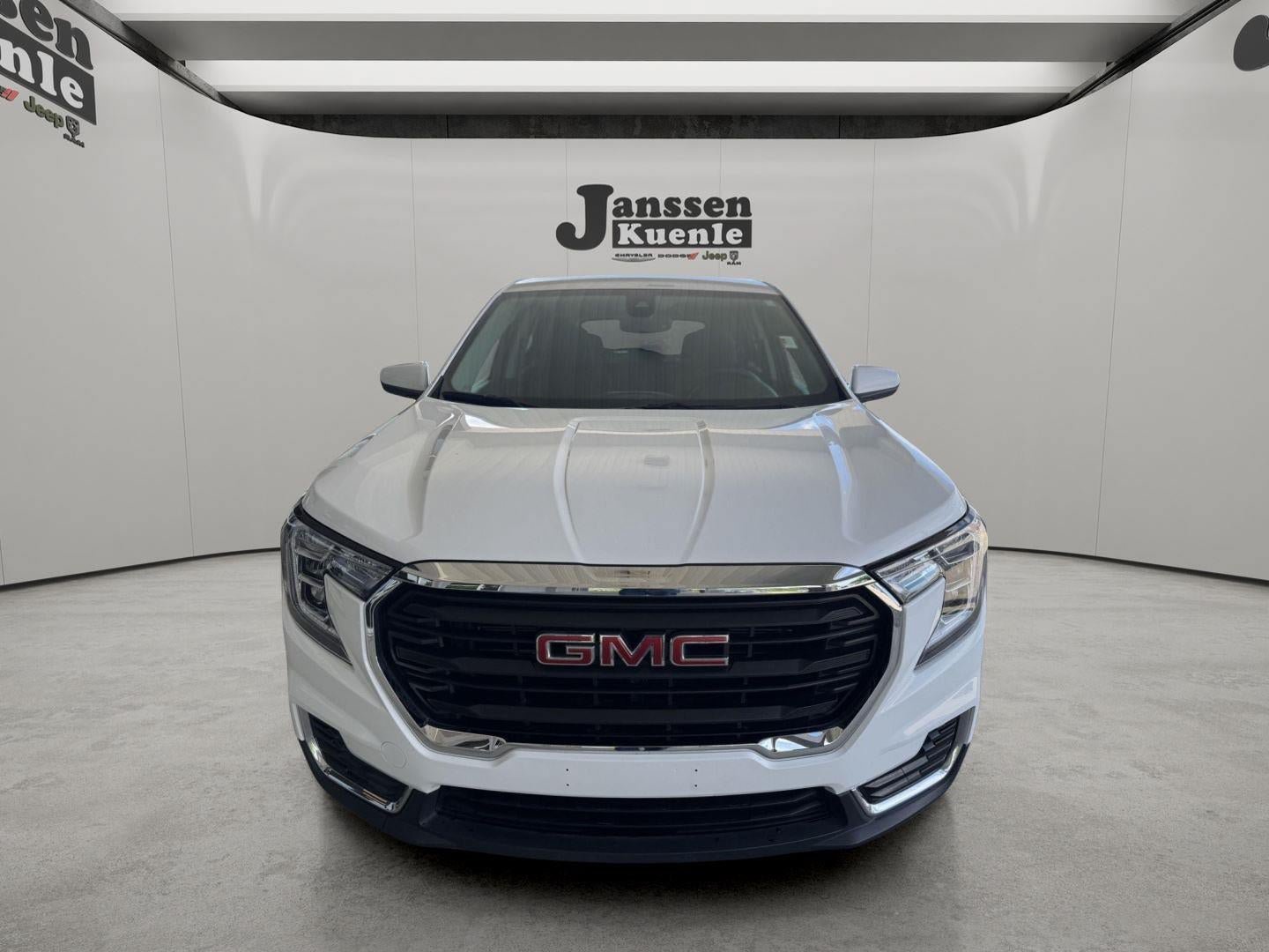 Used 2024 GMC Terrain SLE AWD/4WD image 4