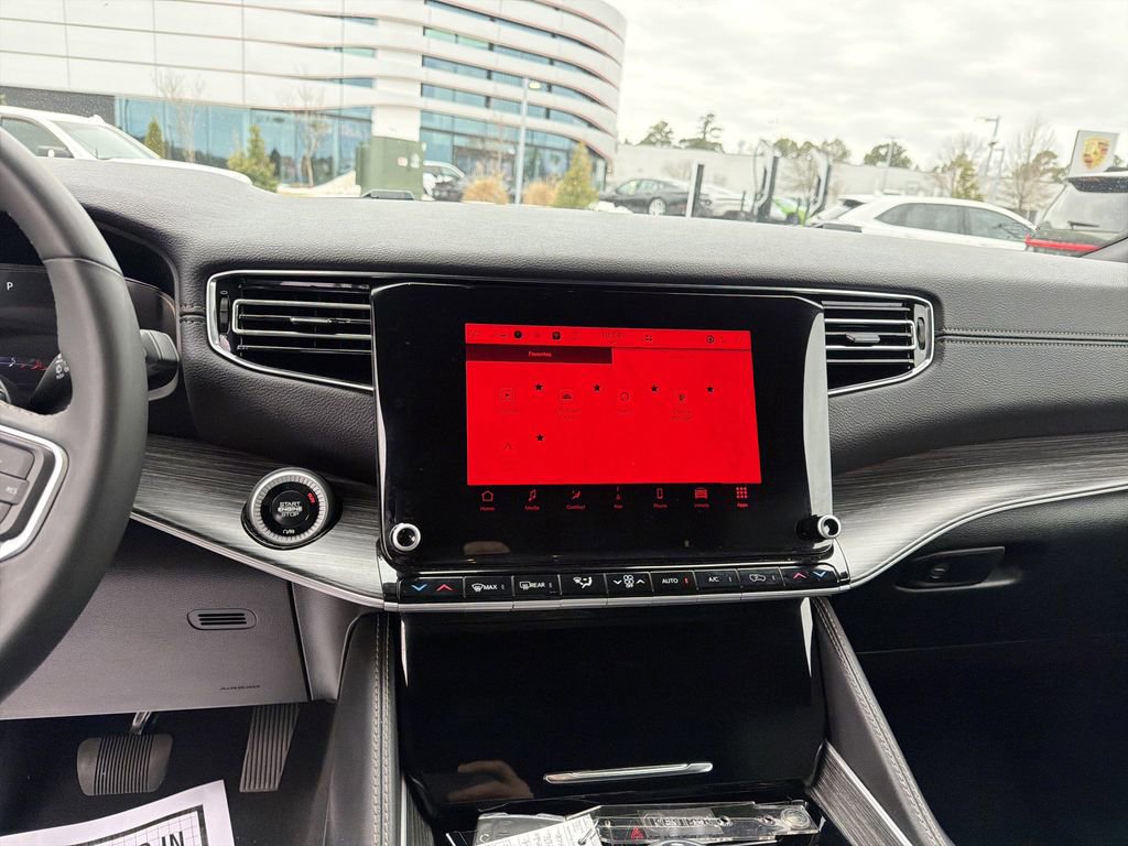 Used 2024 Jeep Wagoneer L Series II w/ Flexible Seating Group image 14