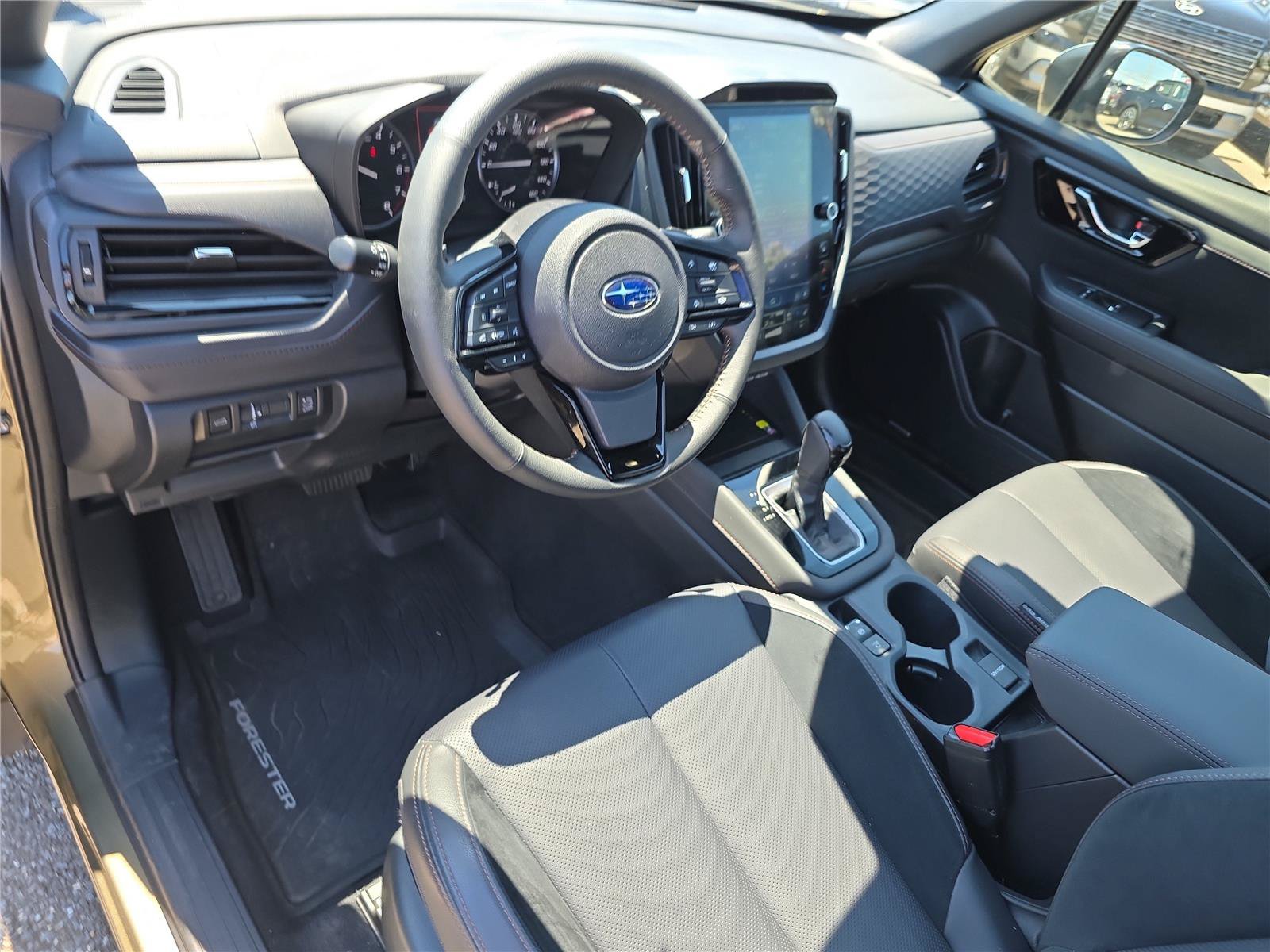 Used 2025 Subaru Forester Touring AWD/4WD image 23