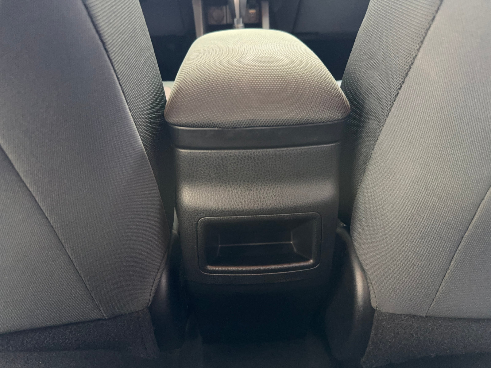 Used 2018 Toyota Corolla LE FWD image 42
