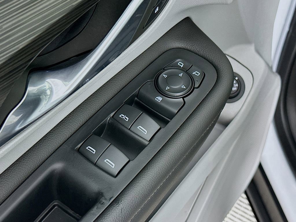 Used 2023 GMC Terrain SLT image 23