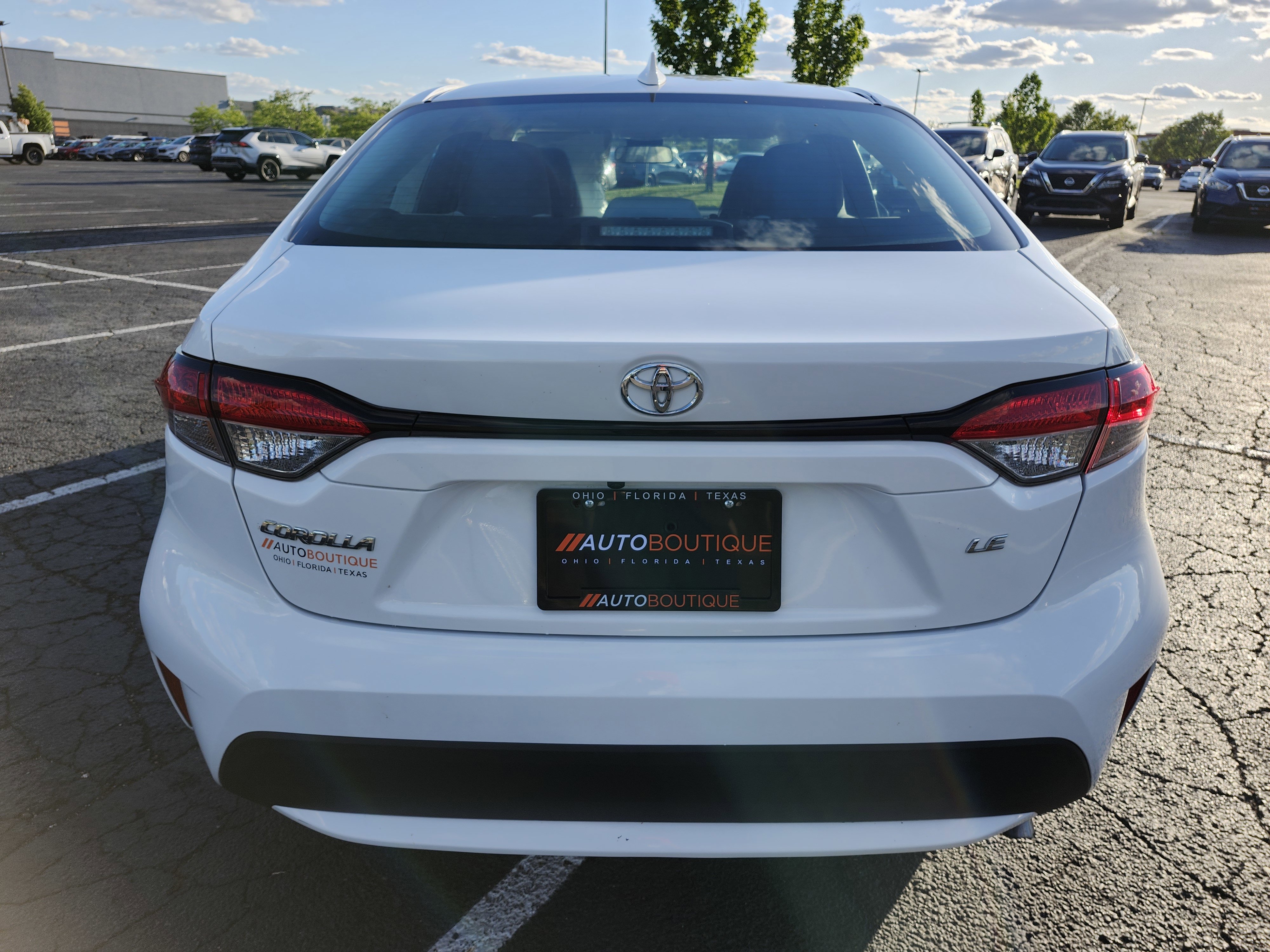 Used 2022 Toyota Corolla LE FWD image 13