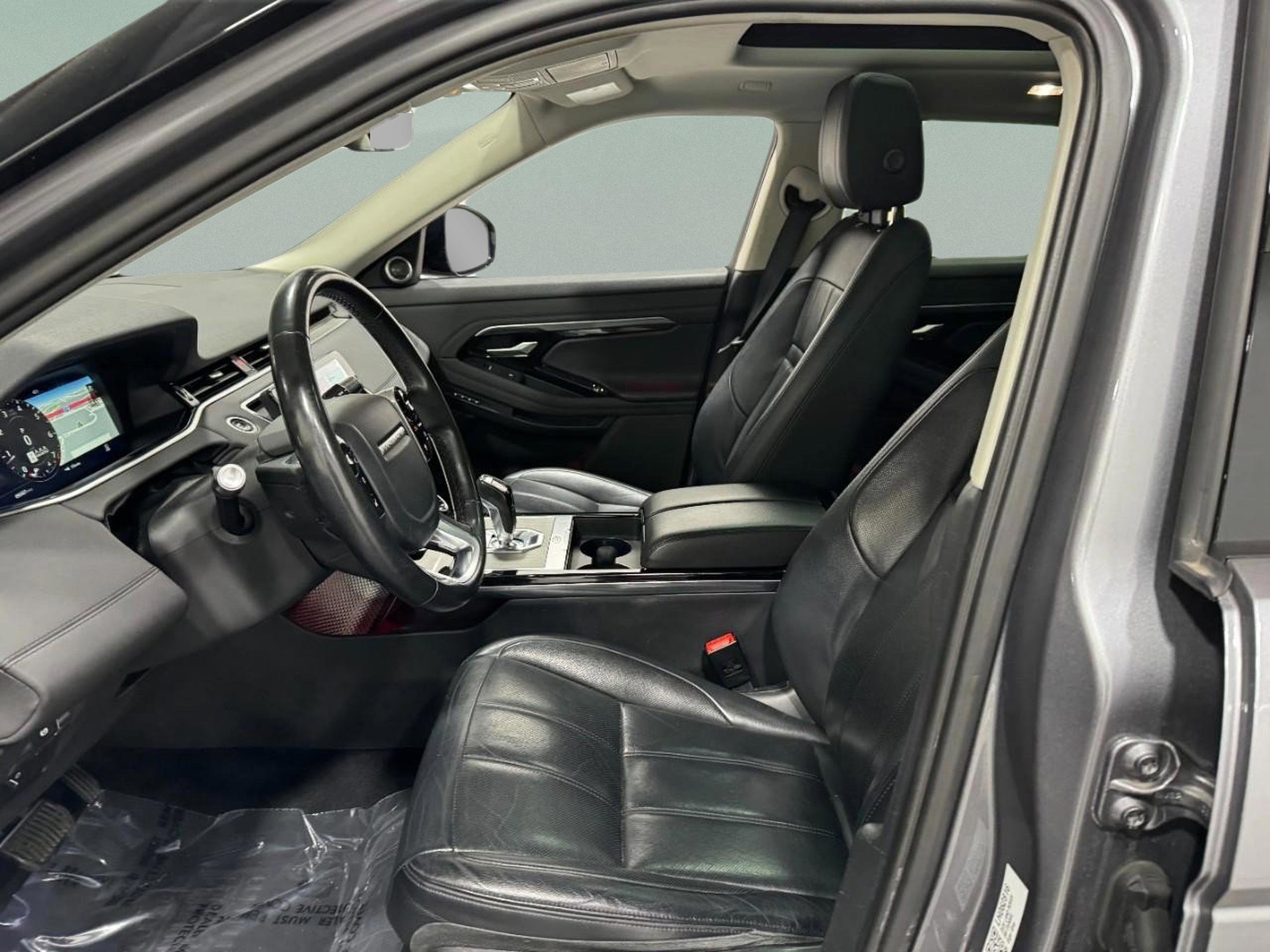 Used 2020 Land Rover Range Rover Evoque SE image 26