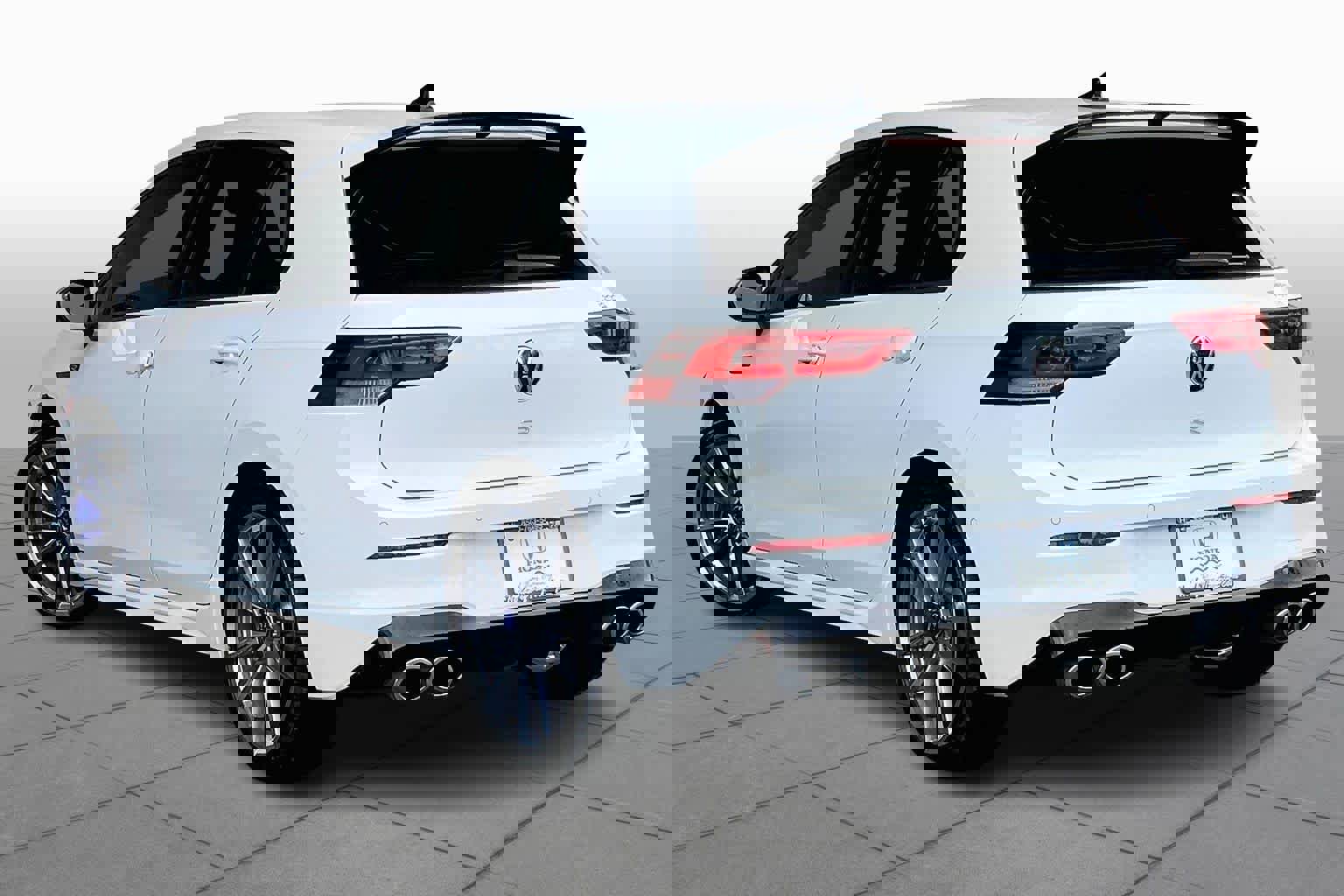 Used 2024 Volkswagen Golf R image 11