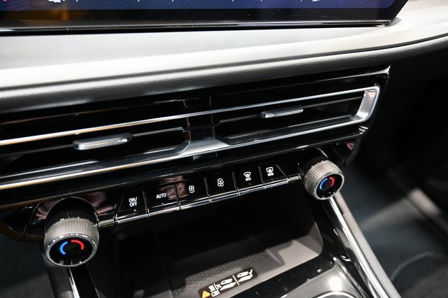 New 2026 Chevrolet Traverse LT w/ Driver Confidence Package image 18