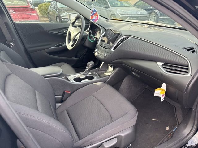 Used 2025 Chevrolet Malibu LS image 10