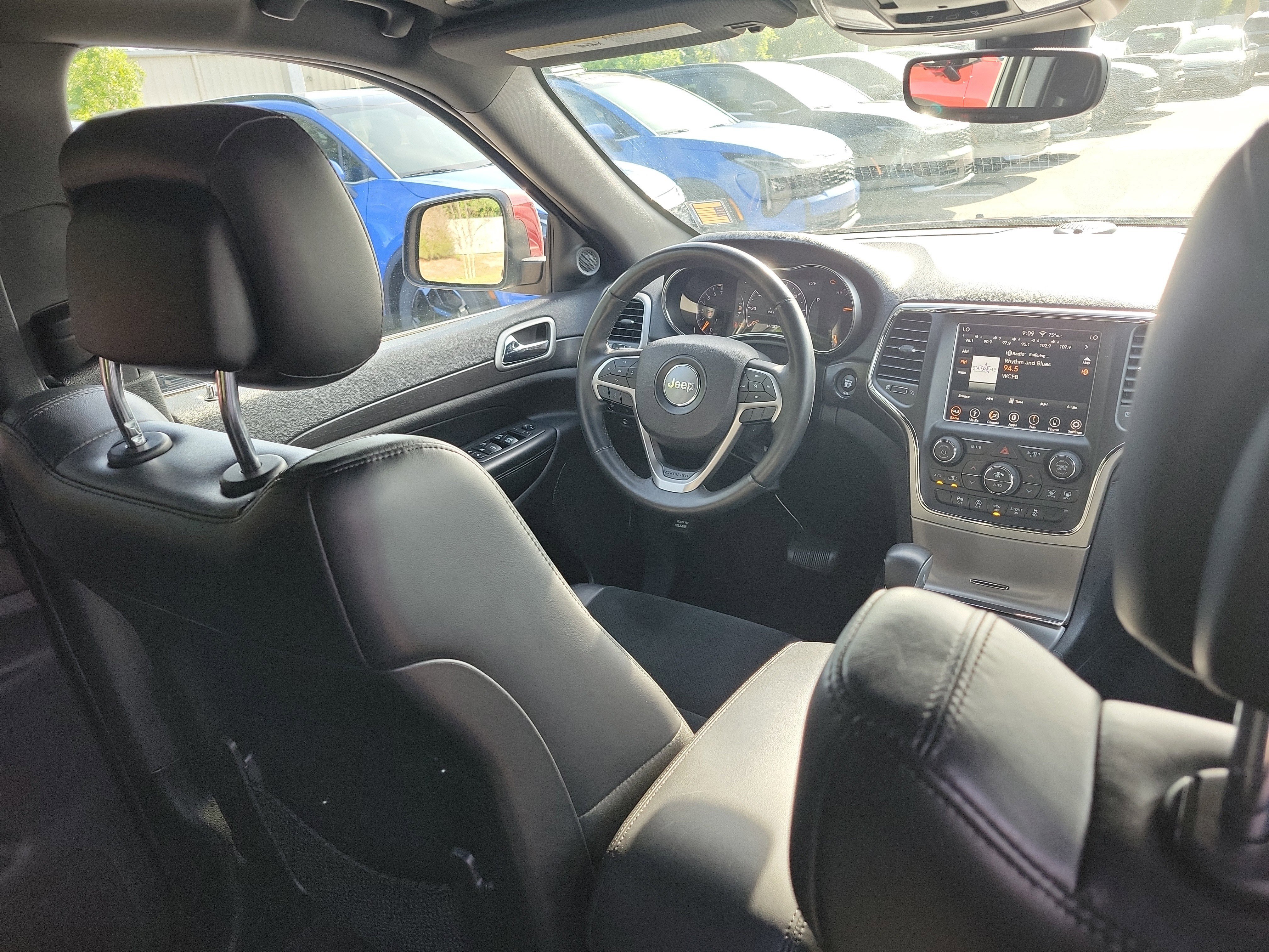 Used 2018 Jeep Grand Cherokee Altitude AWD/4WD image 13