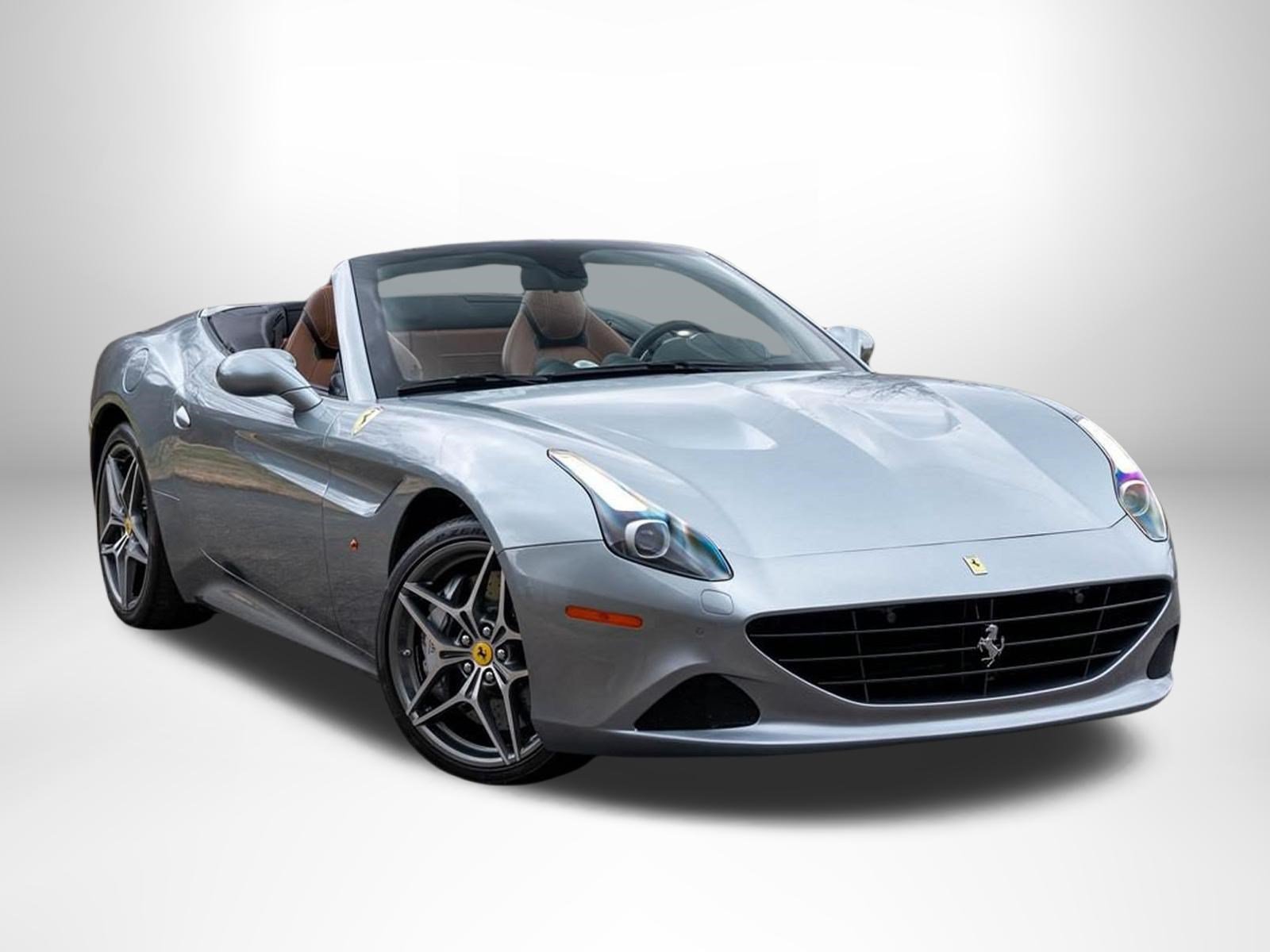 Used 2017 Ferrari California T RWD image 1
