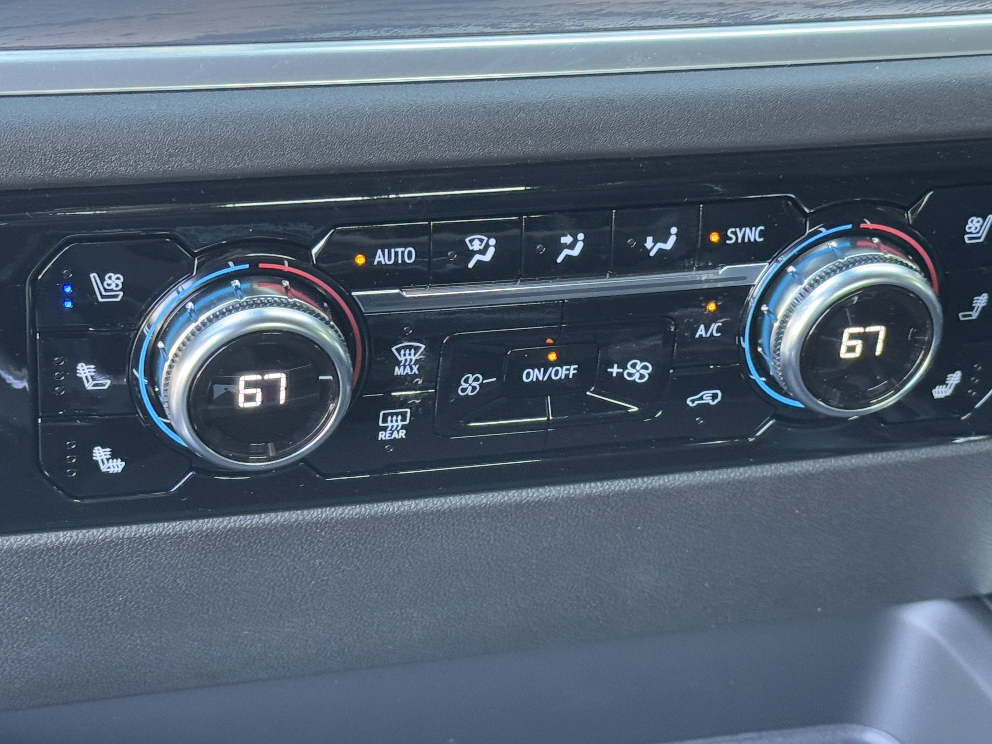 New 2026 GMC Sierra 2500 SLT w/ SLT Premium Package image 25