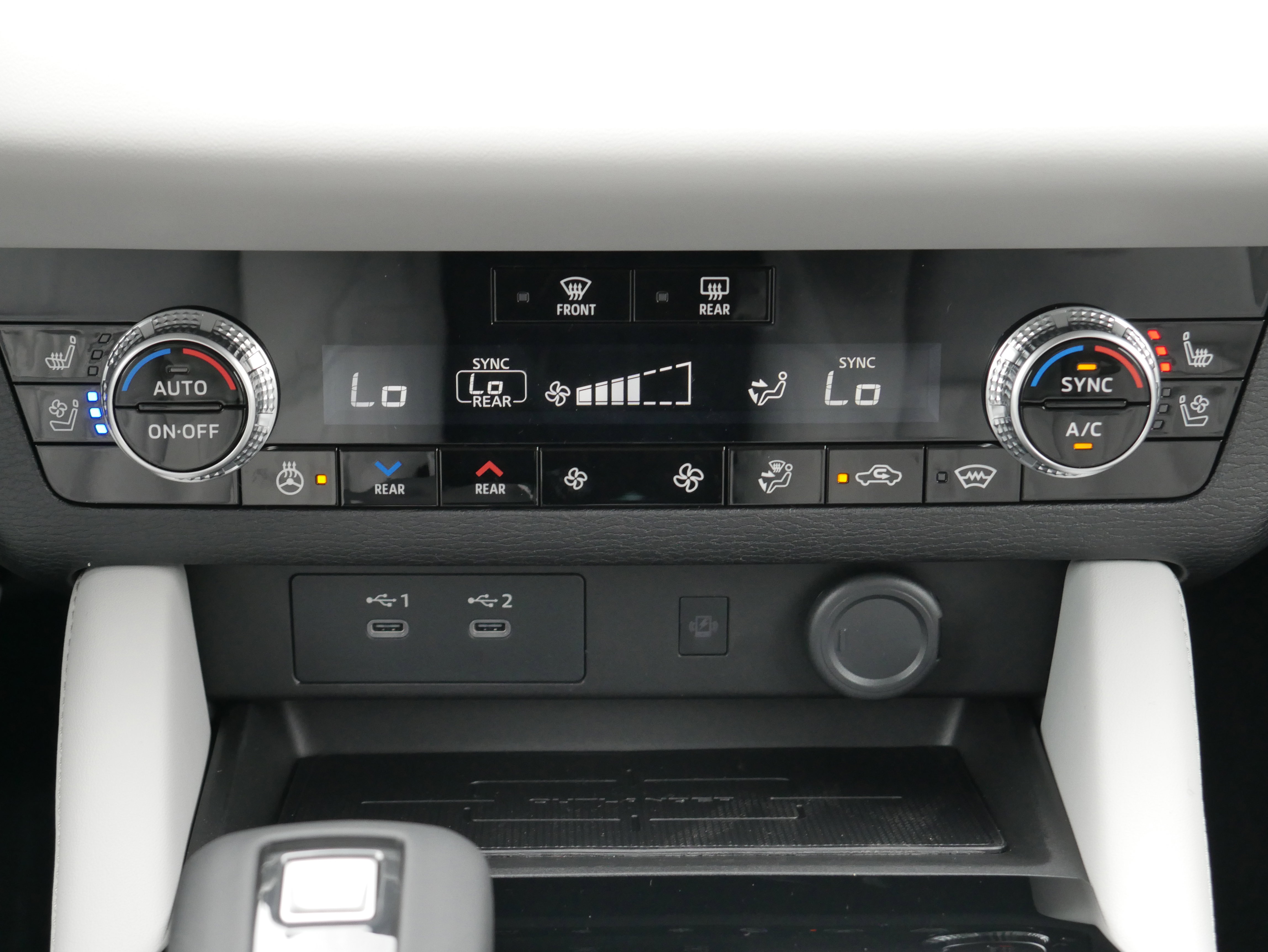 New 2026 Mitsubishi Outlander SEL image 21