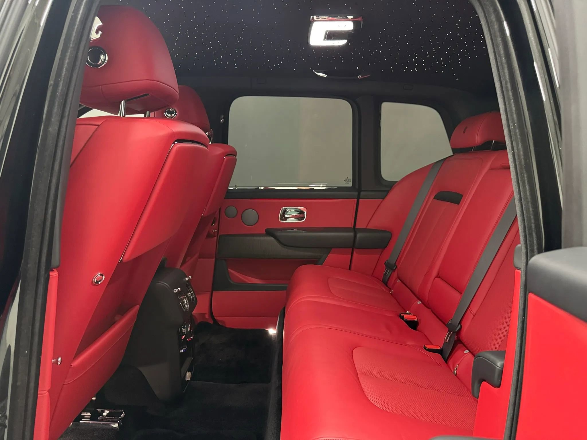 Used 2024 Rolls-Royce Cullinan image 22