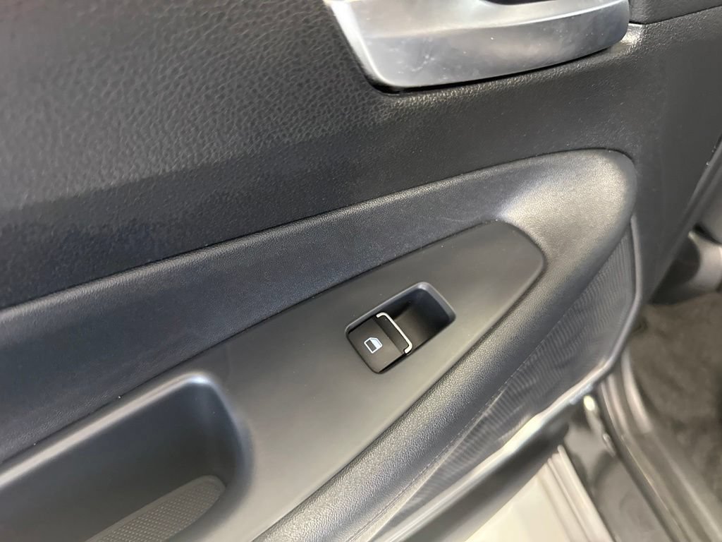 Used 2020 Hyundai Santa Fe SEL w/ Convenience Package FWD image 17