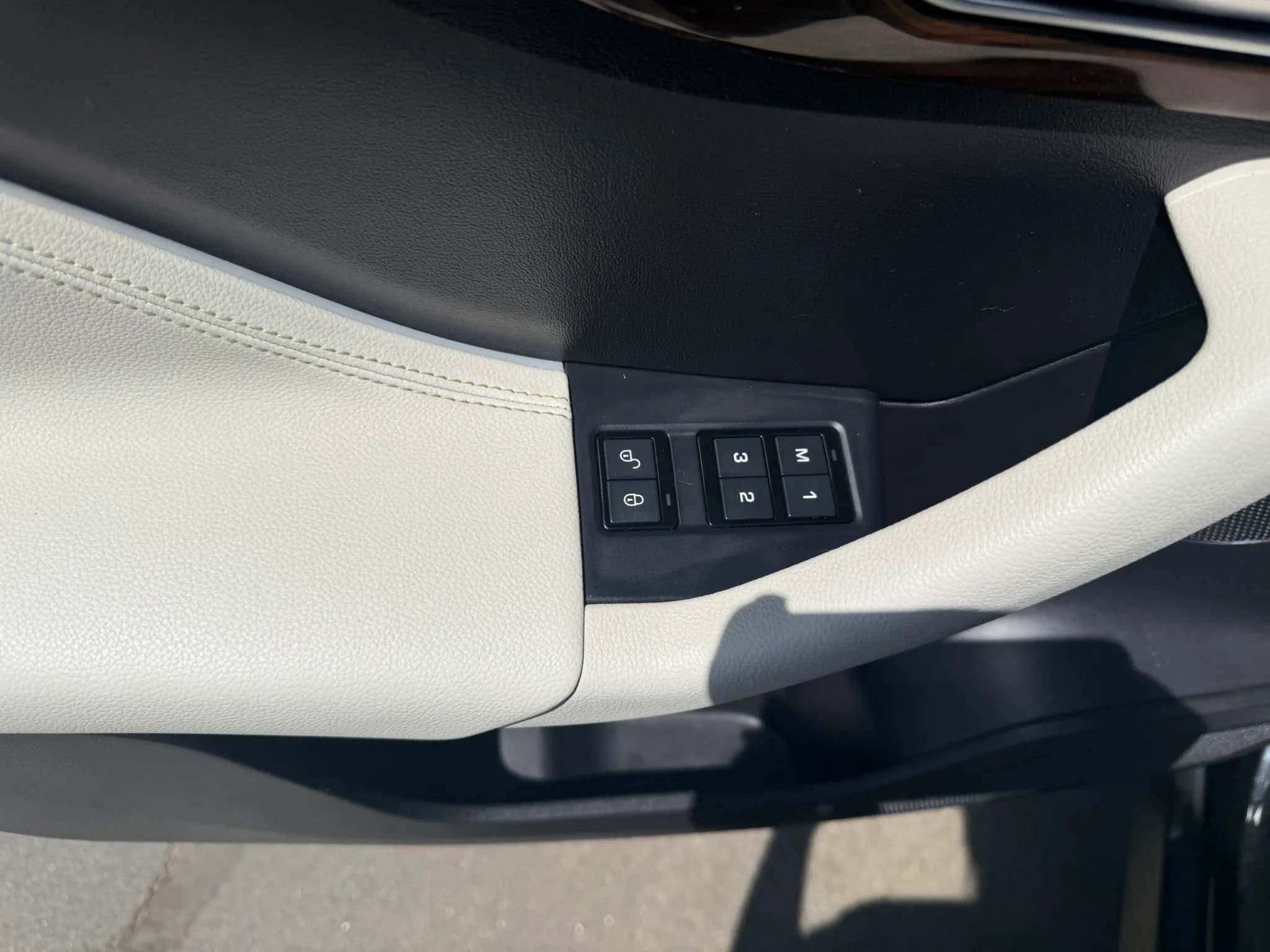 Used 2017 Jaguar F-PACE Prestige AWD/4WD image 25