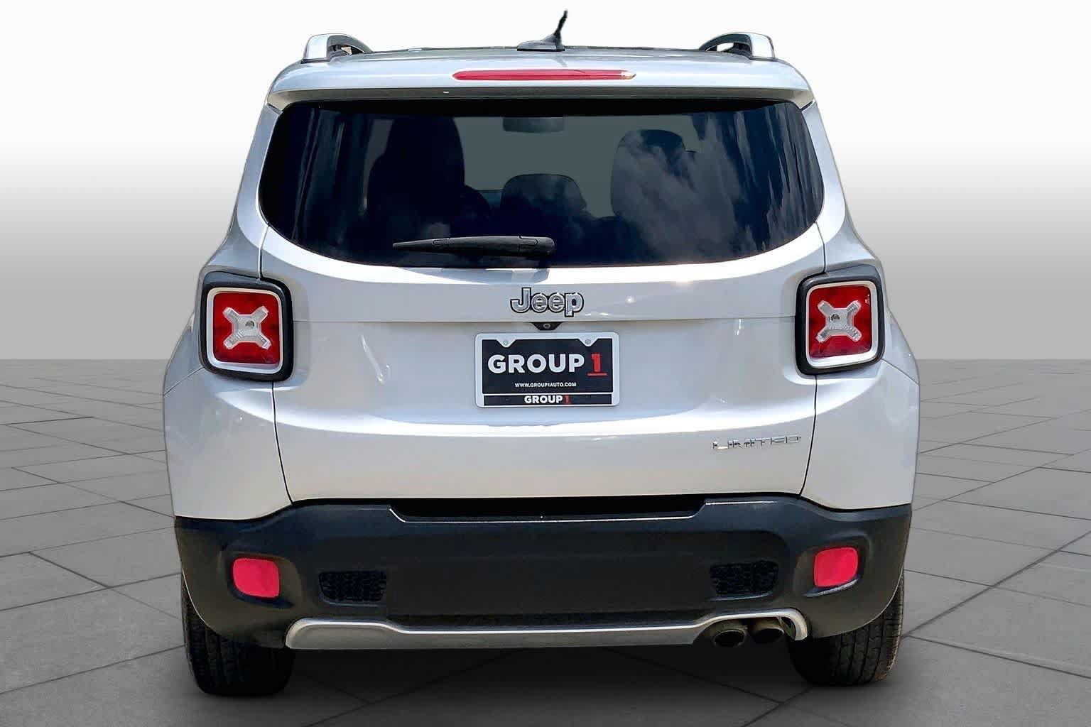 Used 2016 Jeep Renegade Limited FWD image 5
