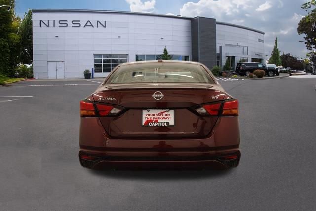 Used 2024 Nissan Altima 2.5 SV FWD image 3