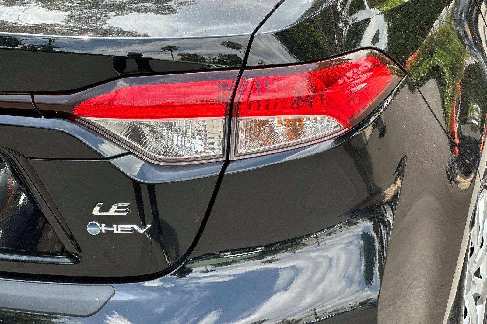 Certified 2025 Toyota Corolla LE FWD image 25