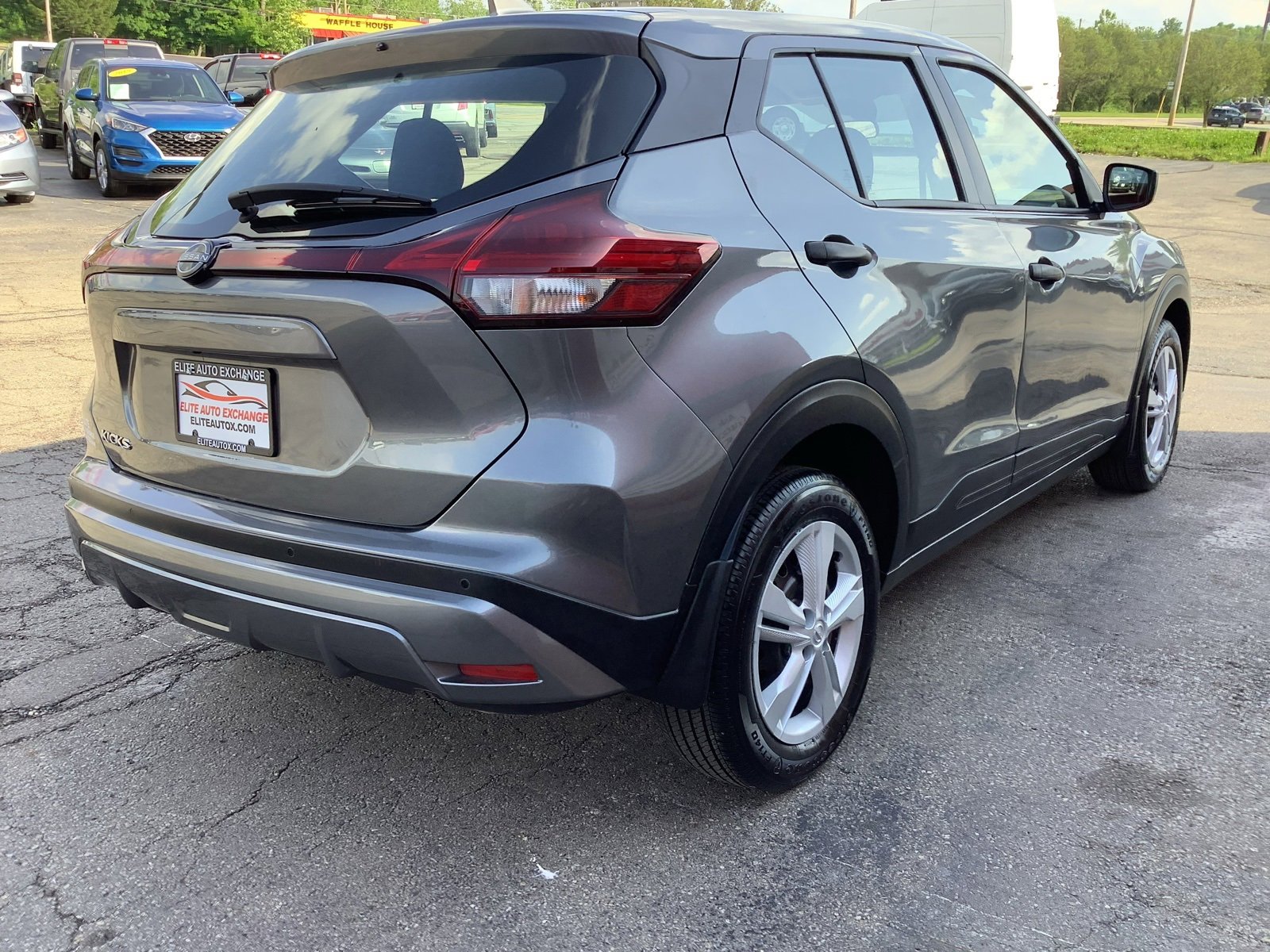 Used 2024 Nissan Kicks S image 7