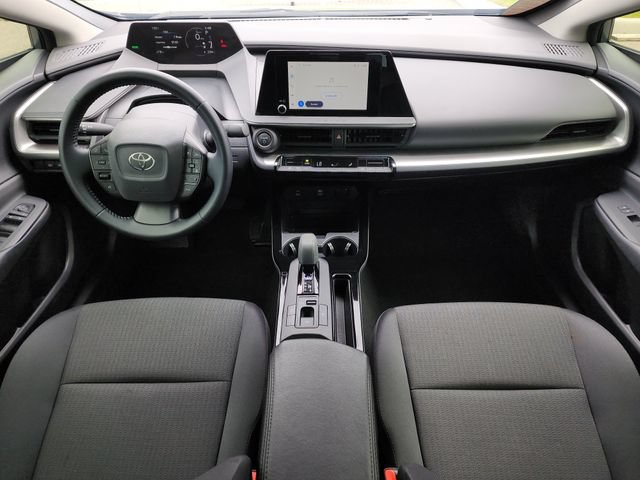 Used 2025 Toyota Prius LE FWD image 18