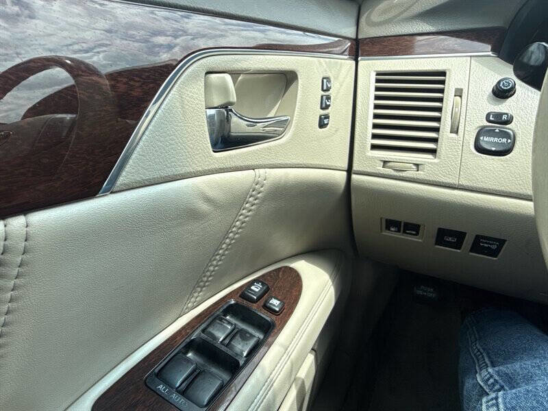 Used 2010 Toyota Avalon XL FWD image 23