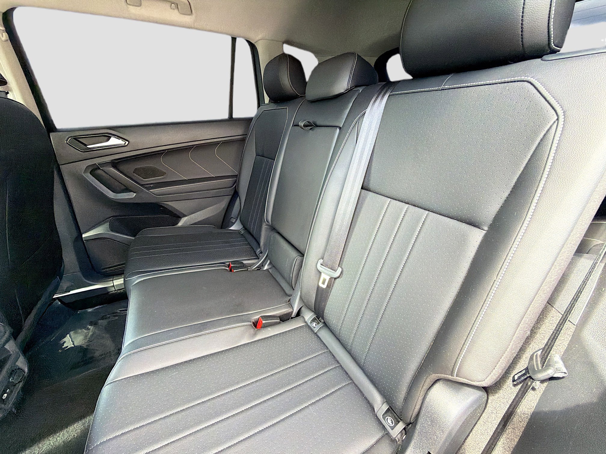 Used 2022 Volkswagen Tiguan SE image 21