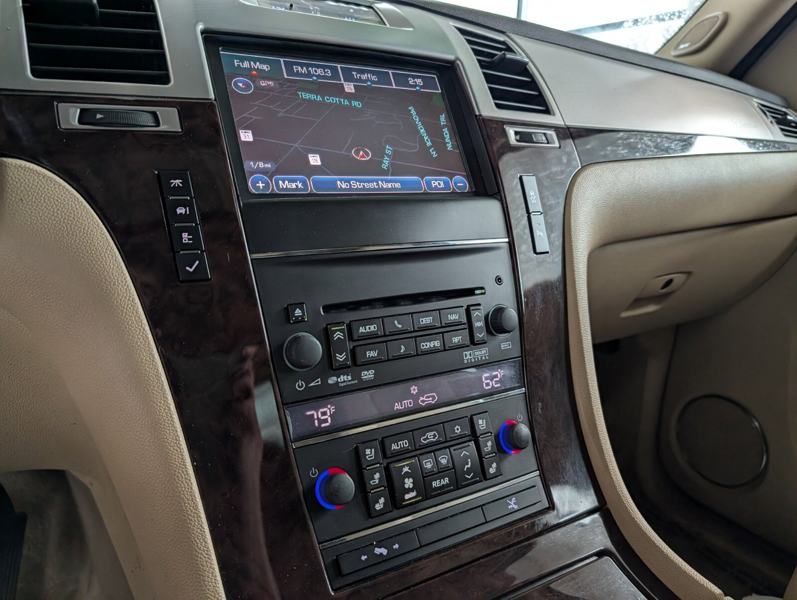 Used 2013 Cadillac Escalade Luxury AWD/4WD image 21