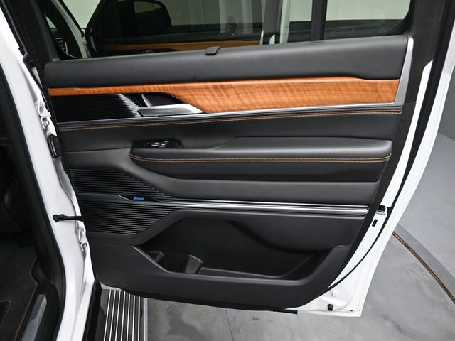 Used 2024 Jeep Grand Wagoneer L Series III image 19