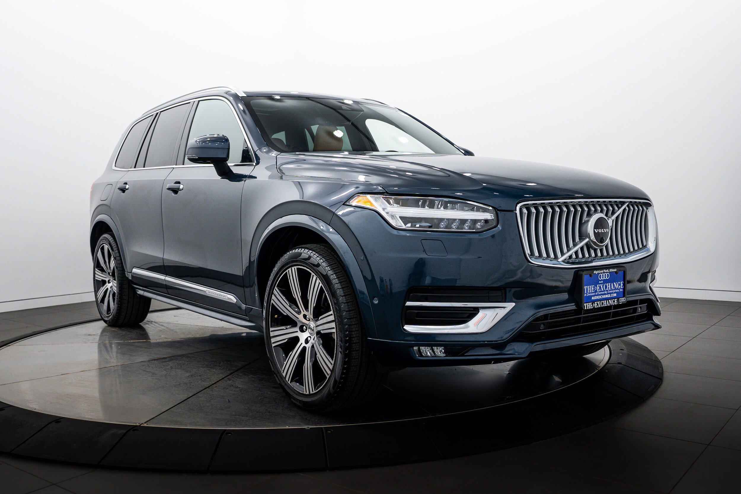 Used 2020 Volvo XC90 T6 Inscription w/ Protection Package Premier AWD/4WD image 2