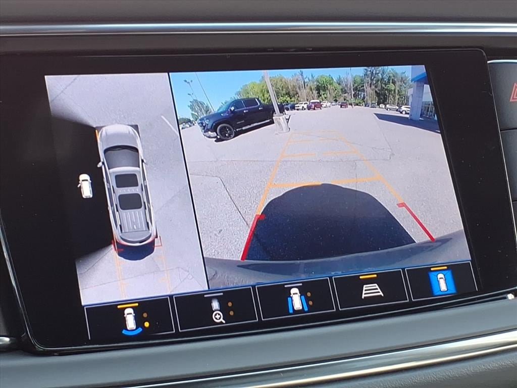 Used 2024 Buick Enclave Essence w/ Sport Touring Edition AWD/4WD image 29