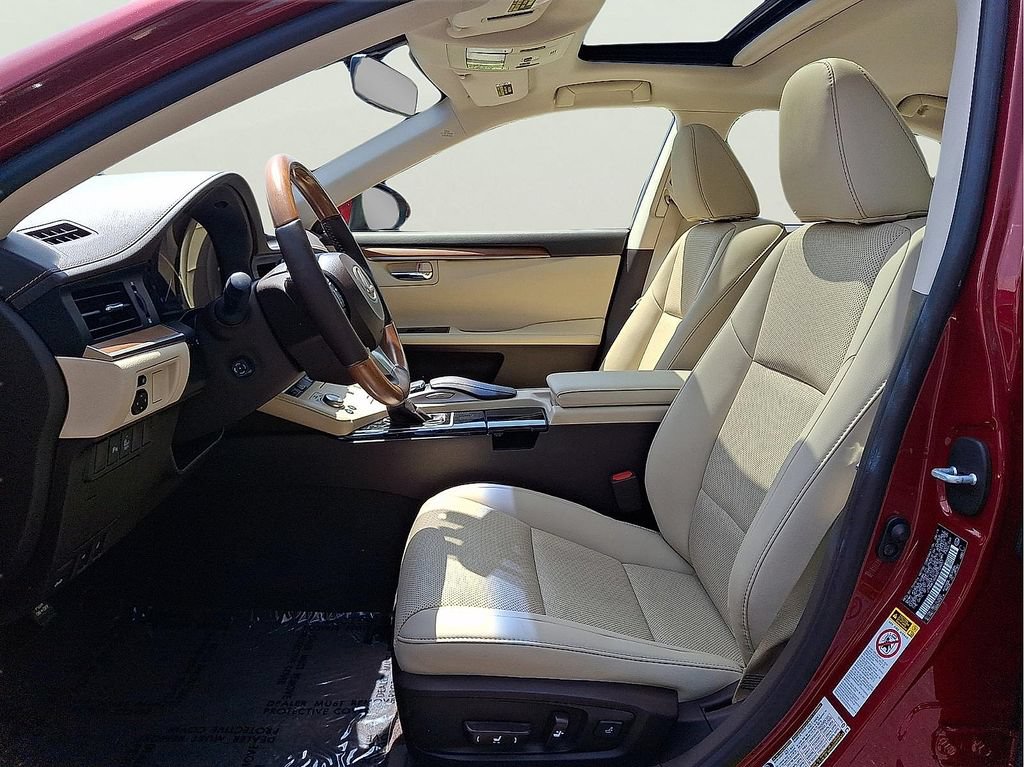 Used 2016 Lexus ES 300h w/ Navigation System Package FWD image 11