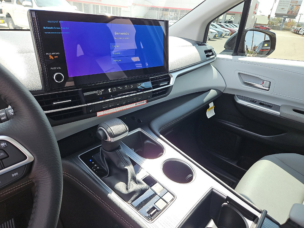 Certified 2026 Toyota Sienna XLE image 16