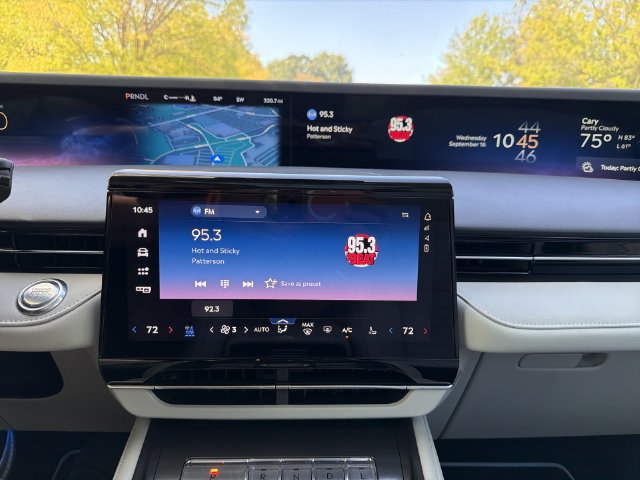 New 2026 Lincoln Nautilus Reserve AWD/4WD image 16
