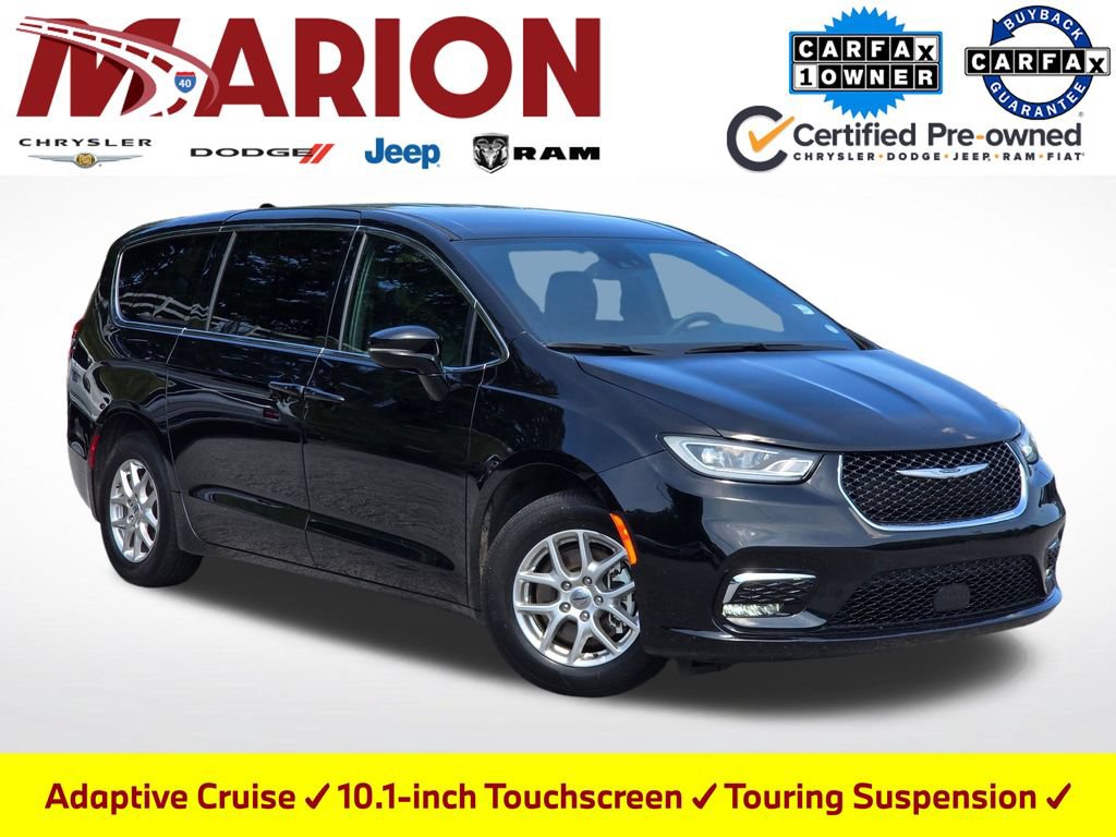 Used 2025 Chrysler Pacifica Select