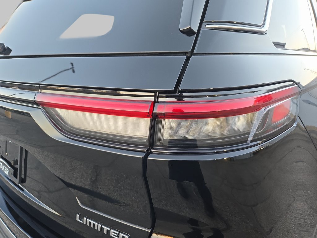 Used 2023 Jeep Grand Cherokee Limited image 37