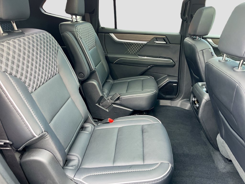Used 2026 GMC Acadia Denali AWD/4WD image 30