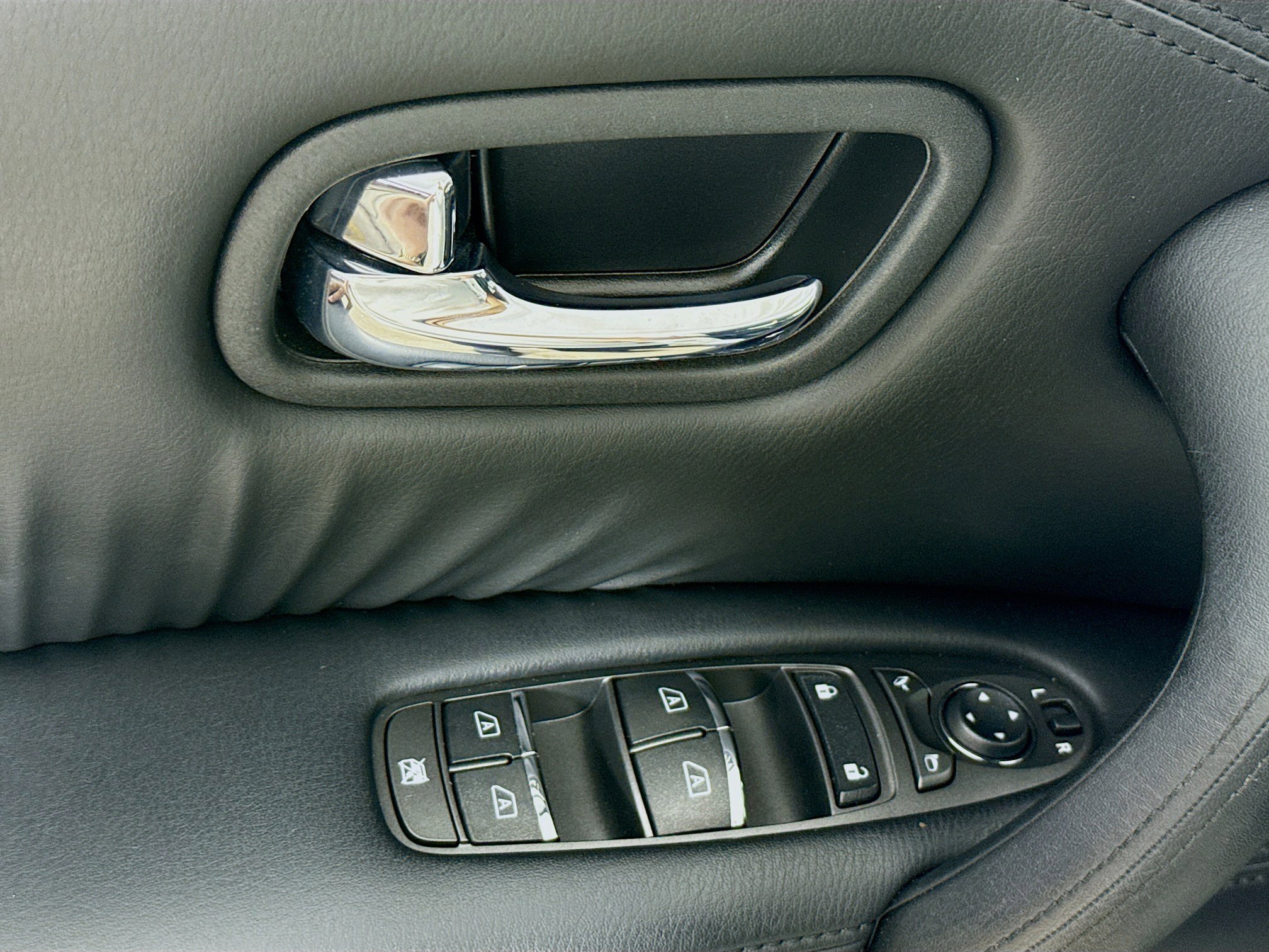 Used 2023 Nissan Armada SV w/ Cargo Package image 21