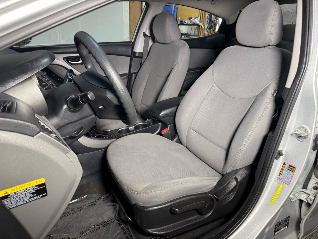 Used 2016 Hyundai Elantra SE FWD image 18