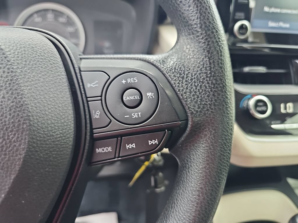 Used 2022 Toyota Corolla LE FWD image 18