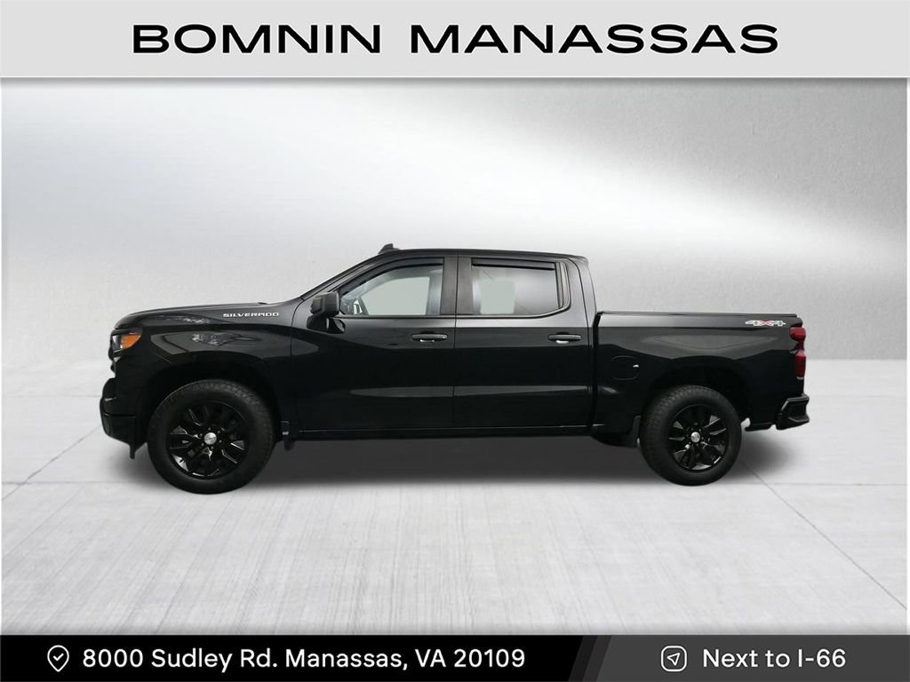 Used 2022 Chevrolet Silverado 1500 Custom image 2