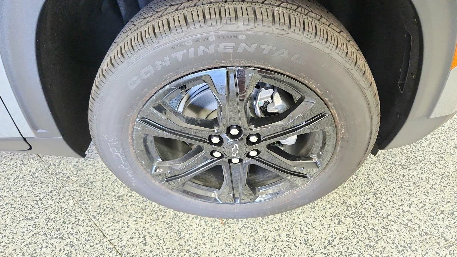 New 2027 Chevrolet Traverse LT w/ Midnight/Sport Edition FWD image 31