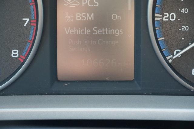 Used 2018 Toyota RAV4 XLE w/ Plus Extra Value Package AWD/4WD image 31
