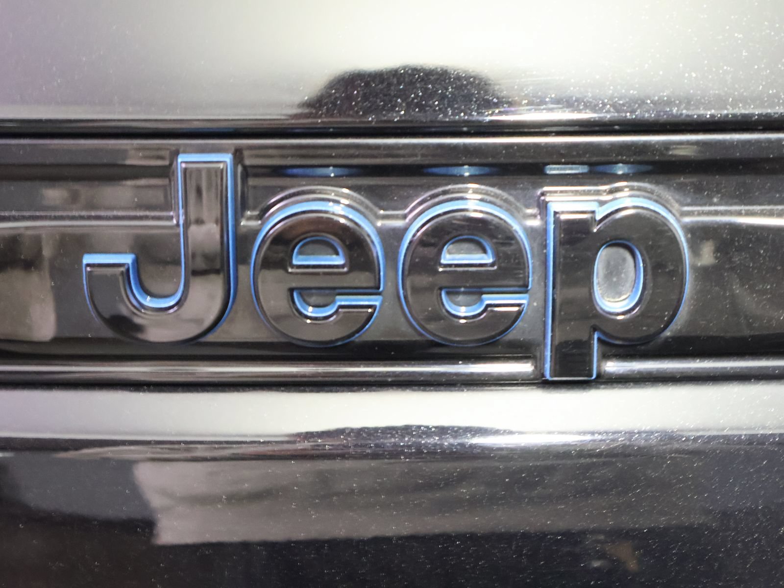 Used 2024 Jeep Grand Cherokee Trailhawk w/ Advanced Protech Group II AWD/4WD image 12