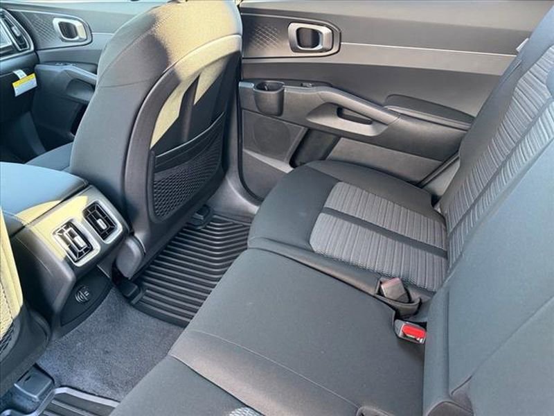 New 2026 Kia Sorento LX image 12