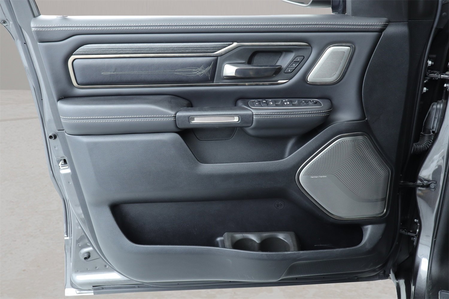 Used 2021 RAM 1500 Limited w/ Night Edition image 11