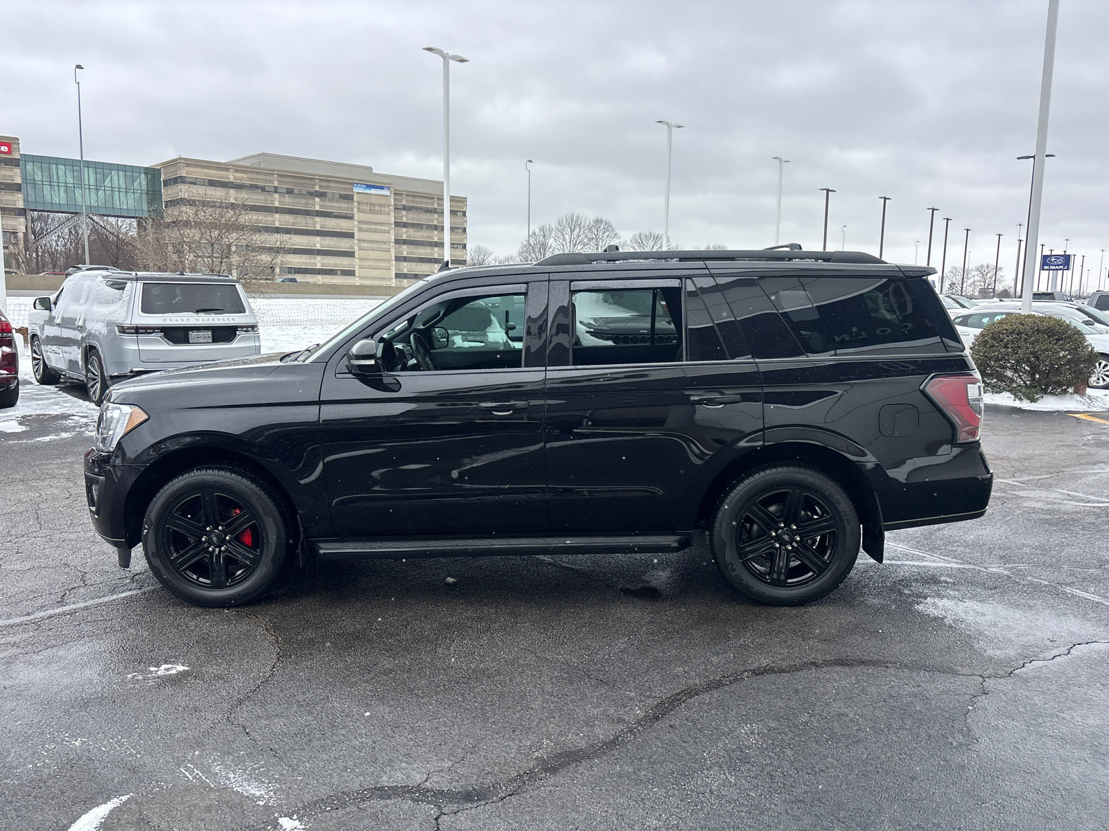 Used 2021 Ford Expedition XLT image 4