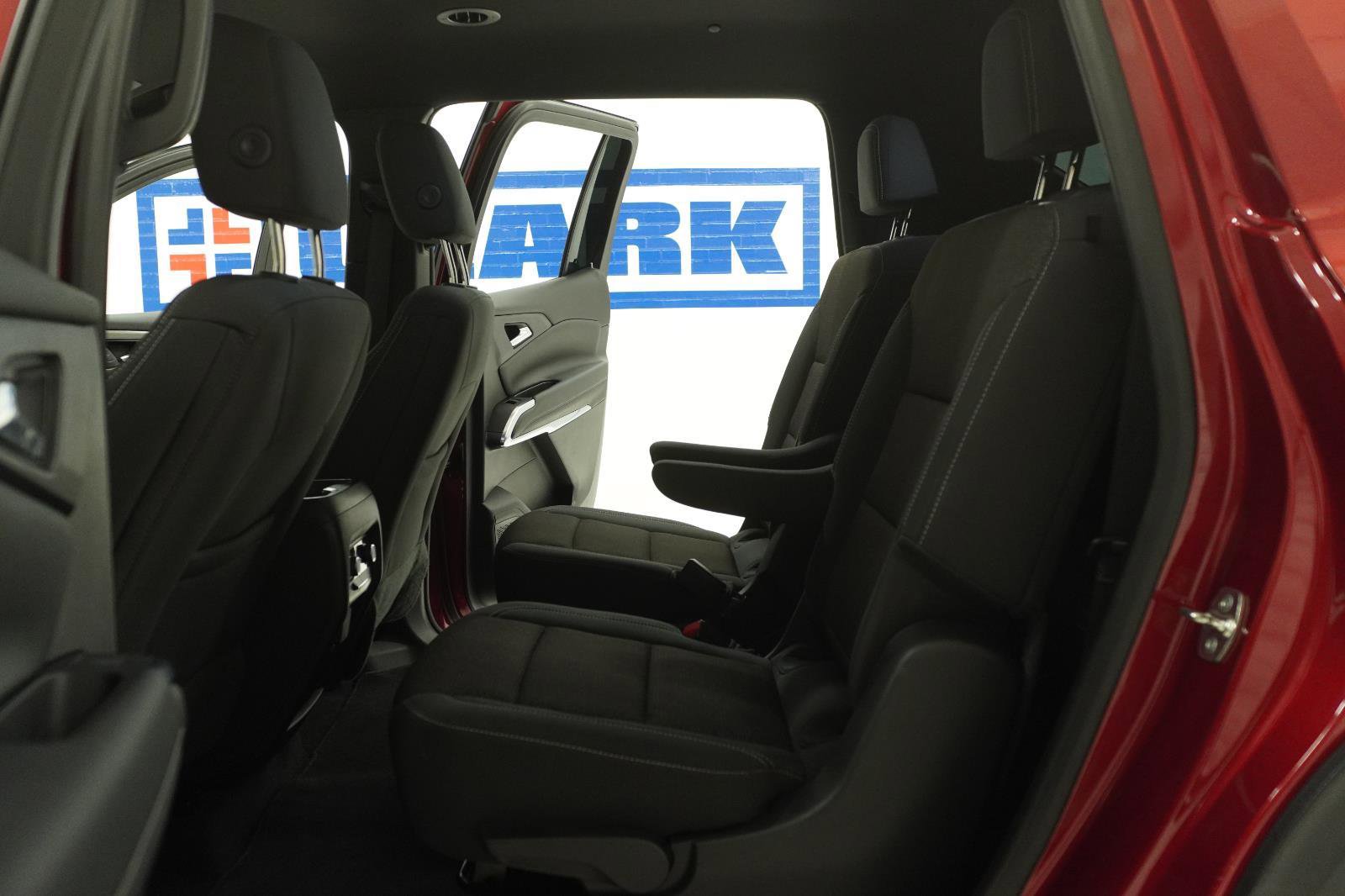 Used 2024 Chevrolet Traverse LT w/ Midnight/Sport Edition image 35