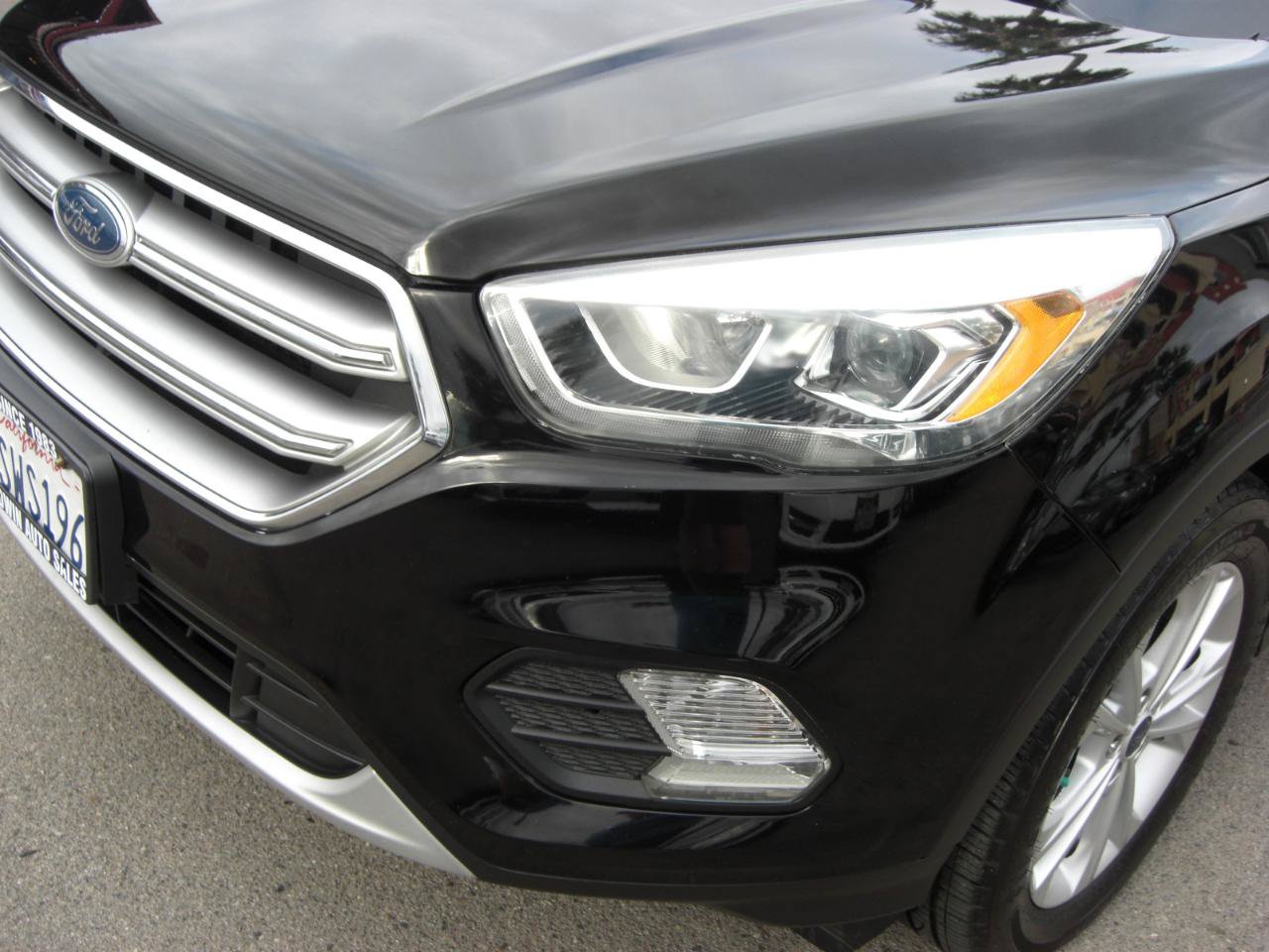Used 2017 Ford Escape SE w/ Equipment Group 201A FWD image 6