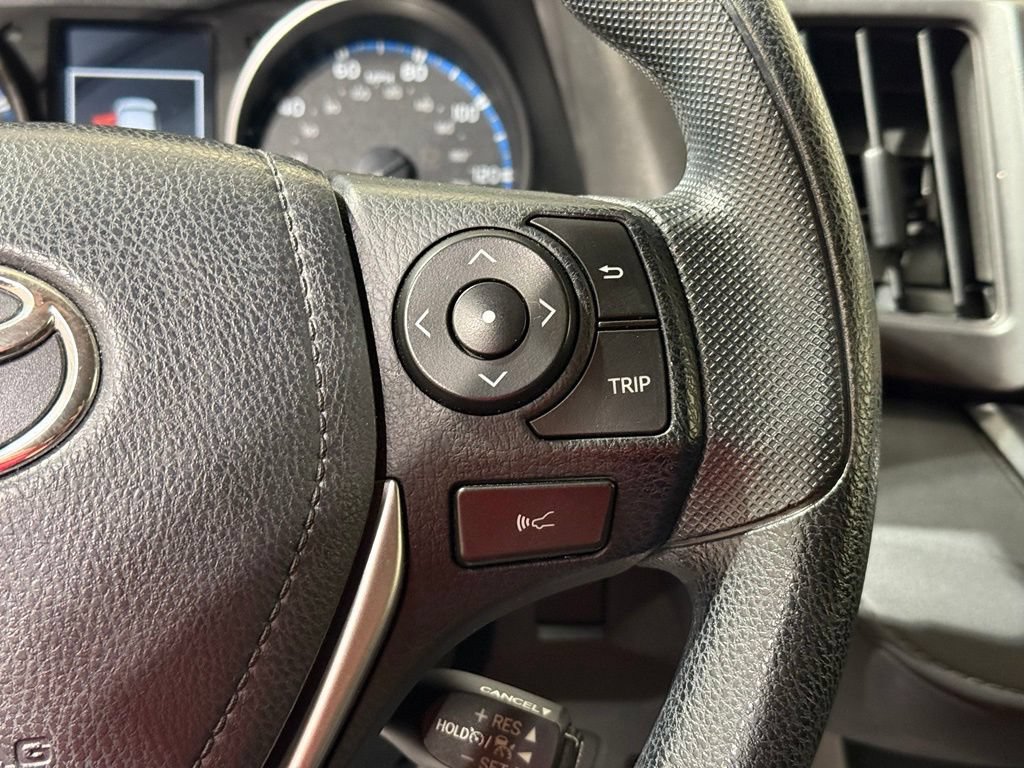Used 2018 Toyota RAV4 LE w/ All Weather Liner Package AWD/4WD image 23