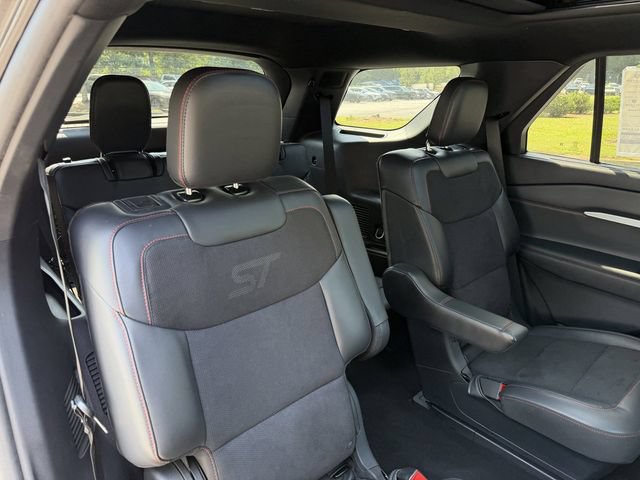 Used 2025 Ford Explorer ST AWD/4WD image 32