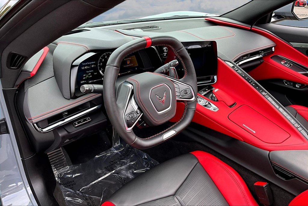 Used 2025 Chevrolet Corvette Z06 w/ Stealth Interior Trim Package RWD image 17