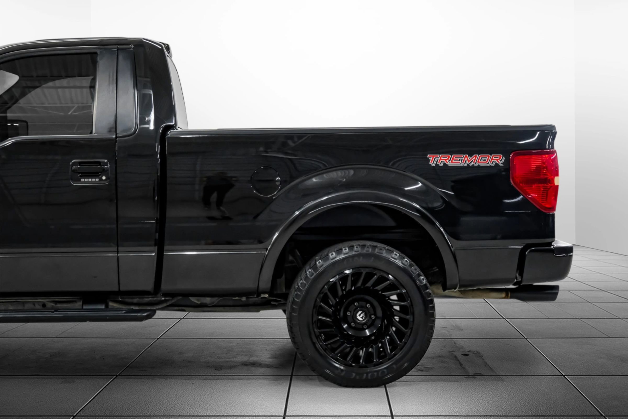 Used 2014 Ford F150 FX4 w/ FX Appearance Package image 12